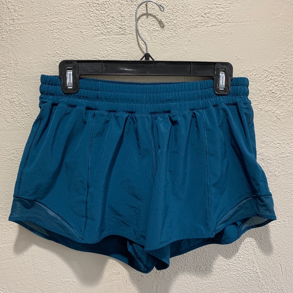 Lululemon Hotty Hot Shorts, 4” length Size 10